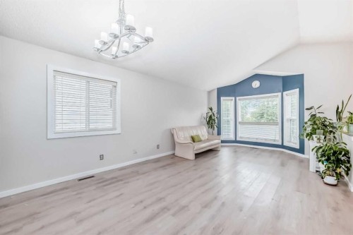 137 Erin Meadow Bay Se, Calgary, AB 