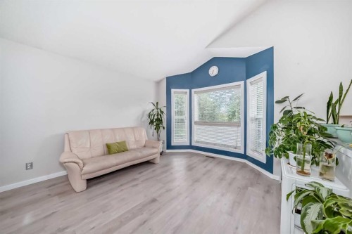 137 Erin Meadow Bay Se, Calgary, AB 