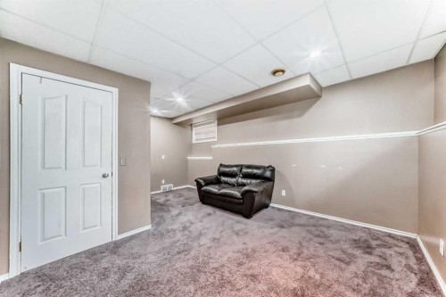 137 Erin Meadow Bay Se, Calgary, AB 