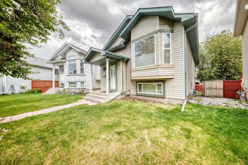 137 Erin Meadow Bay Se, Calgary, AB 