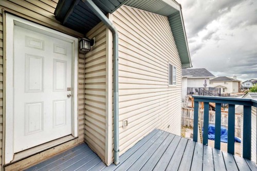137 Erin Meadow Bay Se, Calgary, AB 
