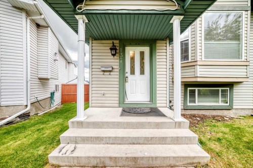 137 Erin Meadow Bay Se, Calgary, AB 