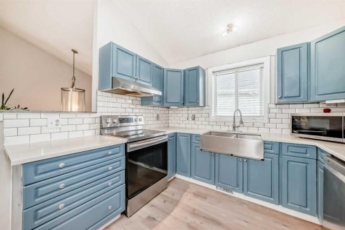 137 Erin Meadow Bay Se, Calgary, AB 