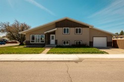 10 Trent Road WESTLethbridge, AB T1K 4N2