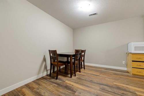 10 Trent Road West, Lethbridge, AB - Indoor Photo Showing Other Room