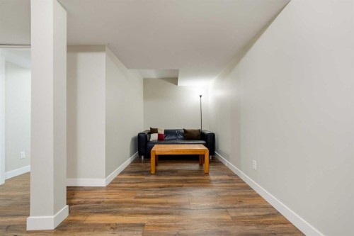 10 Trent Road West, Lethbridge, AB - Indoor Photo Showing Other Room