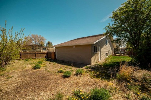 10 Trent Road West, Lethbridge, AB - Outdoor