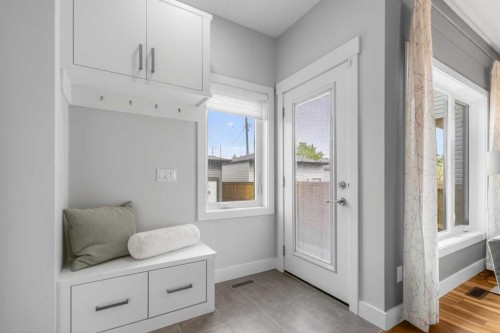 4660 82 Street Nw, Calgary, AB - Indoor Photo Showing Other Room
