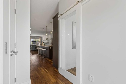 4660 82 Street Nw, Calgary, AB - Indoor Photo Showing Other Room