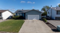 236 54 Avenue EASTClaresholm, AB T0L 0T0