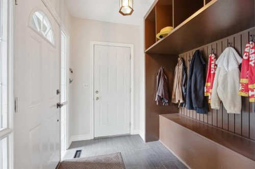 2608 Deer Side Drive Se, Calgary, AB - Indoor