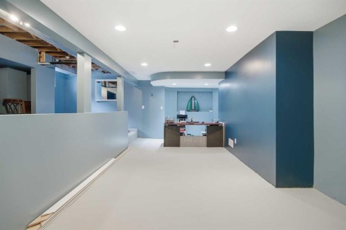 2608 Deer Side Drive Se, Calgary, AB - Indoor Photo Showing Other Room