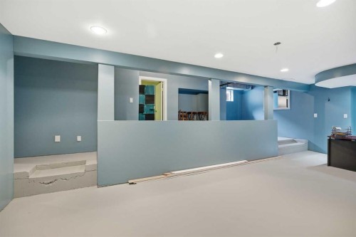 2608 Deer Side Drive Se, Calgary, AB - Indoor