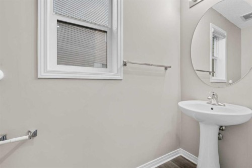 2455 Kingsland View Se, Airdrie, AB 