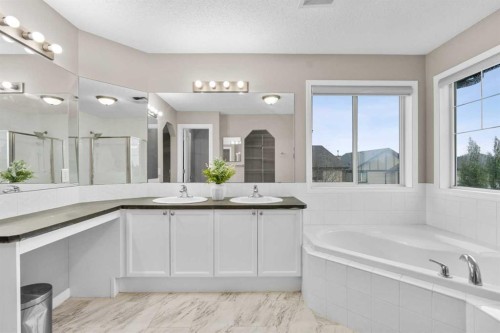 2455 Kingsland View Se, Airdrie, AB 