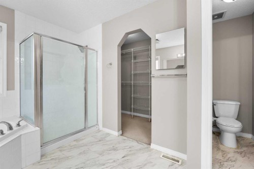 2455 Kingsland View Se, Airdrie, AB 