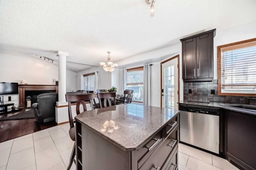 263 Coral Keys Drive Ne, Calgary, AB - Indoor Photo Showing Kitchen