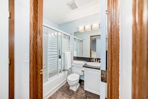 263 Coral Keys Drive Ne, Calgary, AB - Indoor Photo Showing Bathroom