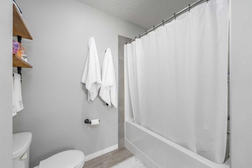401 Hillcrest Road Sw, Airdrie, AB 