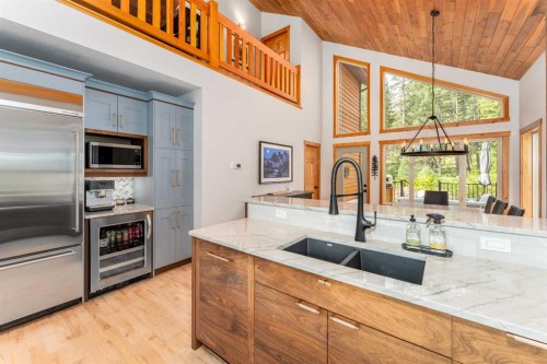 183 Hubman Landing, Canmore, AB 