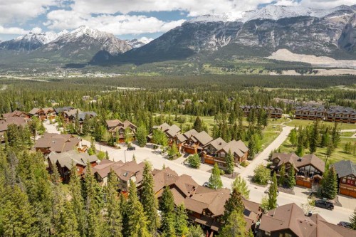 183 Hubman Landing, Canmore, AB 