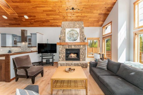 183 Hubman Landing, Canmore, AB 