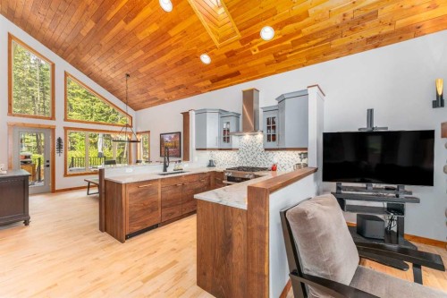 183 Hubman Landing, Canmore, AB 