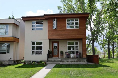 1707 Broadview Road Nw, Calgary, AB - Outdoor With Facade