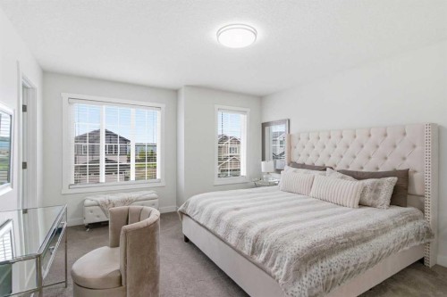 90 Saddlebred Place, Cochrane, AB - Indoor Photo Showing Living Room