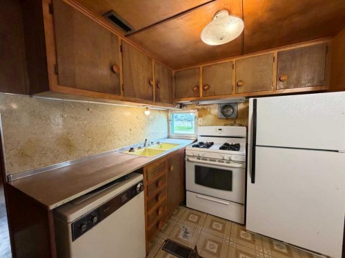 5139 51 Avenue, Caroline, AB 