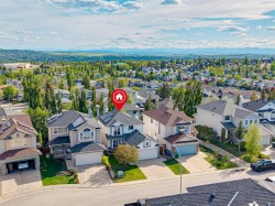 105 Tuscarora Heights NW Calgary, AB T3L 2H2