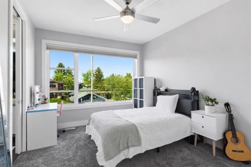 10 Lissington Drive Sw, Calgary, AB - Indoor Photo Showing Bedroom