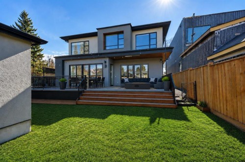 10 Lissington Drive Sw, Calgary, AB - Outdoor With Deck Patio Veranda