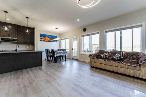 124 Cornerbrook Green Ne, Calgary, AB 