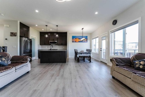 124 Cornerbrook Green Ne, Calgary, AB 