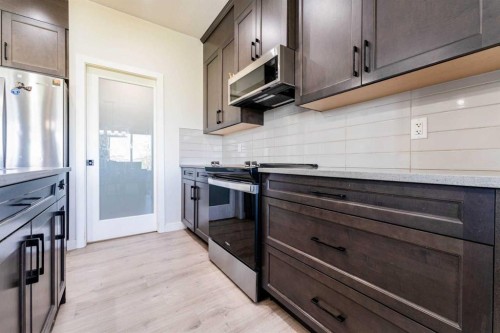 124 Cornerbrook Green Ne, Calgary, AB 