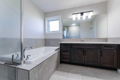 124 Cornerbrook Green Ne, Calgary, AB 
