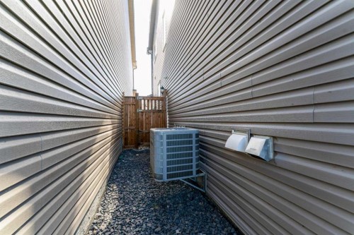 124 Cornerbrook Green Ne, Calgary, AB 