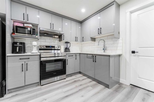 124 Cornerbrook Green Ne, Calgary, AB 