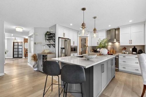 37 Shawbrooke Manor Sw, Calgary, AB - Indoor Photo Showing Kitchen With Upgraded Kitchen