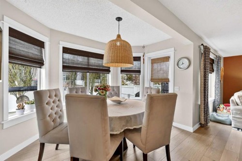37 Shawbrooke Manor Sw, Calgary, AB - Indoor Photo Showing Dining Room