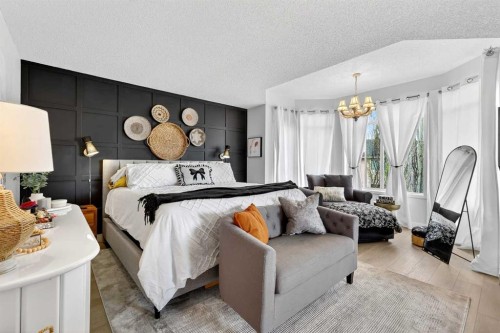 37 Shawbrooke Manor Sw, Calgary, AB - Indoor Photo Showing Bedroom