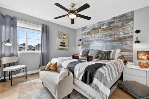 37 Shawbrooke Manor Sw, Calgary, AB - Indoor Photo Showing Bedroom