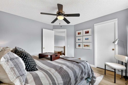 37 Shawbrooke Manor Sw, Calgary, AB - Indoor Photo Showing Bedroom