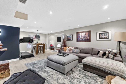 37 Shawbrooke Manor Sw, Calgary, AB - Indoor