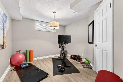 37 Shawbrooke Manor Sw, Calgary, AB - Indoor Photo Showing Gym Room