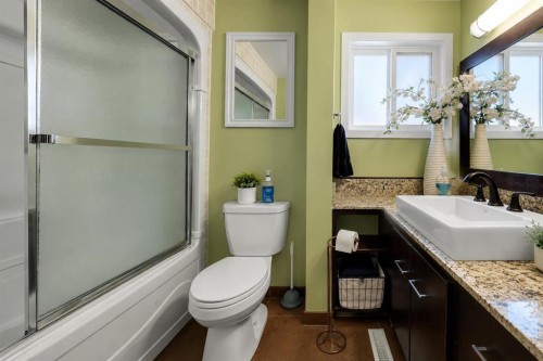 107 Mission Road Sw, Calgary, AB - Indoor Photo Showing Bathroom