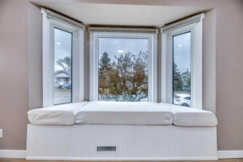 119 Strathaven Crescent, Strathmore, AB 