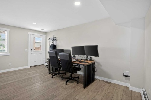 42 Baysprings Way Sw, Airdrie, AB - Indoor Photo Showing Office