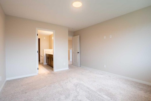 56 Corner Glen Green Ne, Calgary, AB 